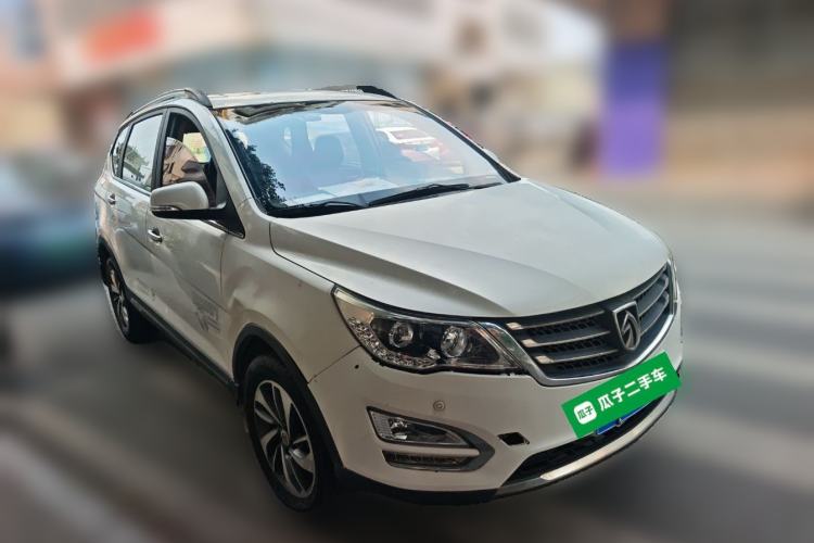 Used Baojun 560 2015 1.8L manual luxury version Front Right 45 Deg