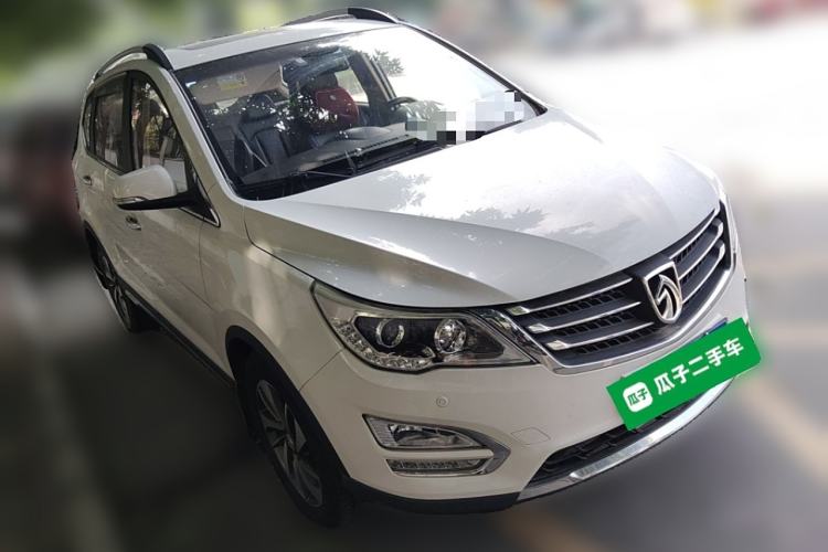Used Baojun 560 2015 1.8L manual luxury version Front Right 45 Deg