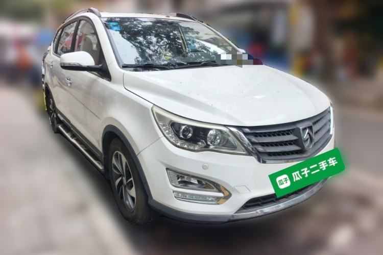 Used Baojun 560 2015 1.8L manual luxury version Front Right 45 Deg
