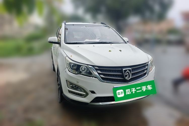 Used Baojun 560 2015 1.8L manual luxury version Front Right 45 Deg