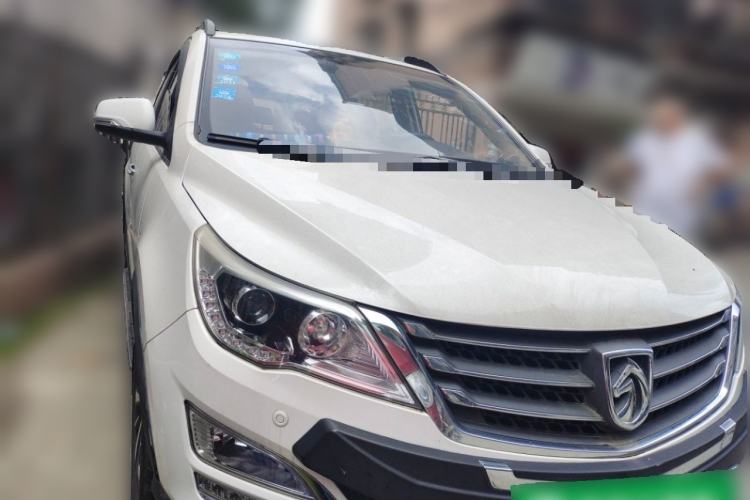 Used Baojun 560 2015 1.8L manual luxury version Front Right 45 Deg