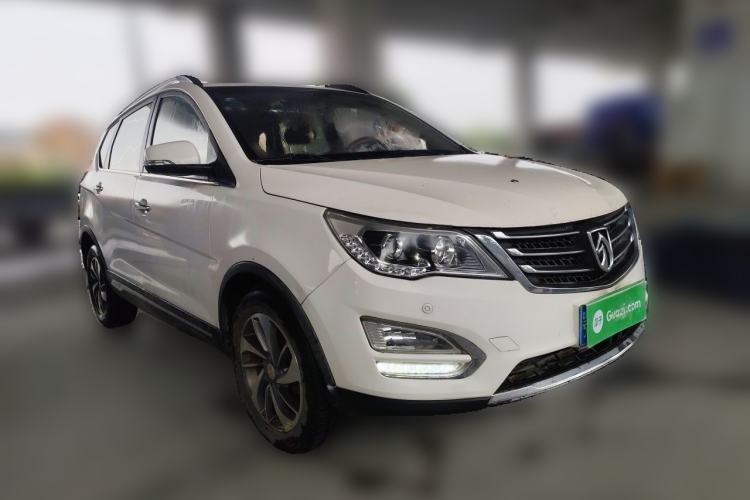 Used Baojun 560 2015 1.8L manual luxury version Front Right 45 Deg