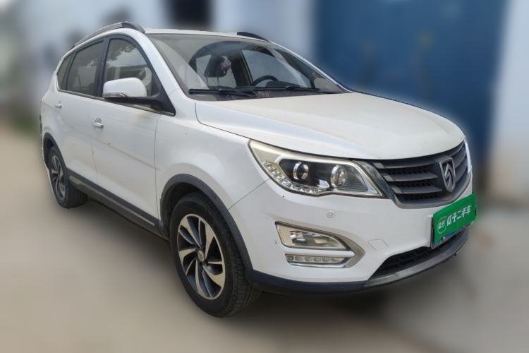 Used Baojun 560 2015 1.8L manual luxury version Front Right 45 Deg