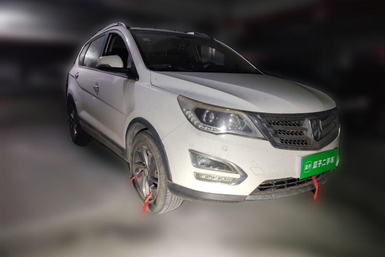 Used Baojun 560 2015 1.8L manual luxury version Front Right 45 Deg