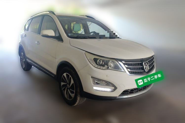 Used Baojun 560 2015 1.8L manual luxury version Front Right 45 Deg