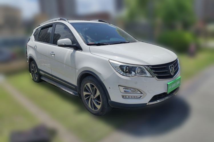 Used Baojun 560 2015 1.8L manual luxury version Front Right 45 Deg