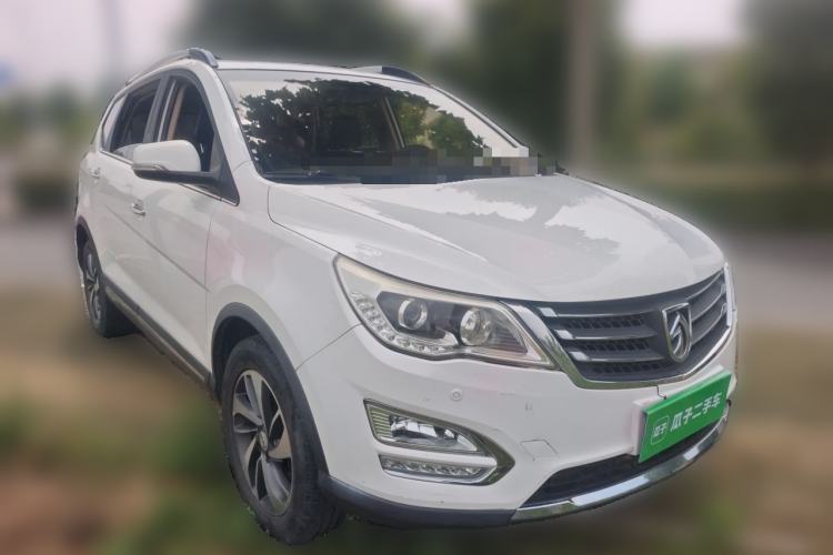 Used Baojun 560 2015 1.8L manual luxury version Front Right 45 Deg
