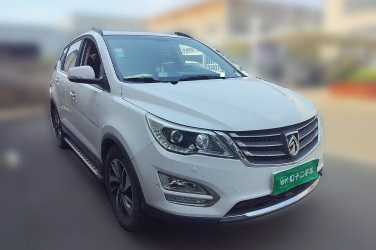 Used Baojun 560 2015 1.8L manual luxury version Front Right 45 Deg