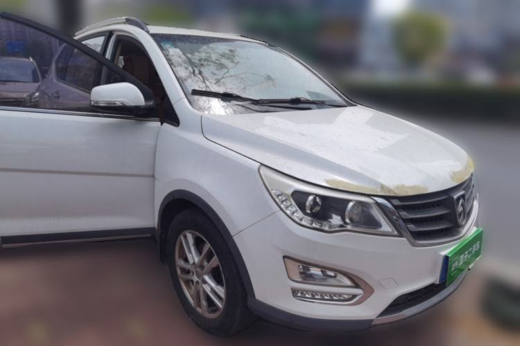 Used Baojun 560 2015 1.8L Manual Elite Edition Front Right 45 Deg