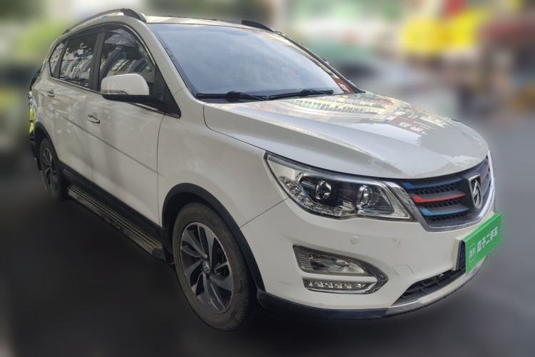 Used Baojun 560 2015 1.8L manual luxury version Front Right 45 Deg