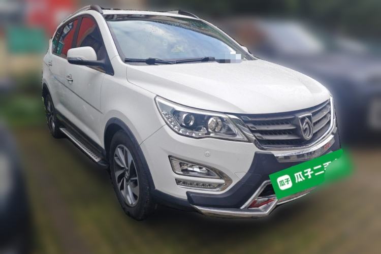 Used Baojun 560 2015 1.8L manual luxury version Front Right 45 Deg