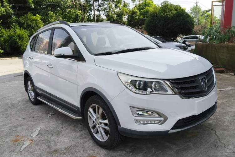 Used Baojun 560 2015 1.8L Manual Elite Edition Front Right 45 Deg