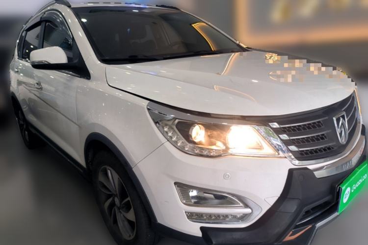 Used Baojun 560 2015 1.8L manual luxury version Front Right 45 Deg