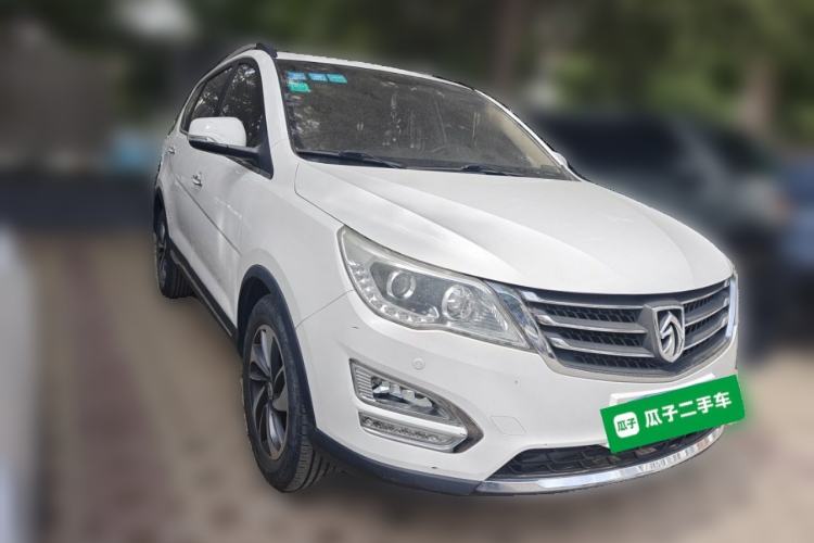 Used Baojun 560 2015 1.8L manual luxury version Front Right 45 Deg