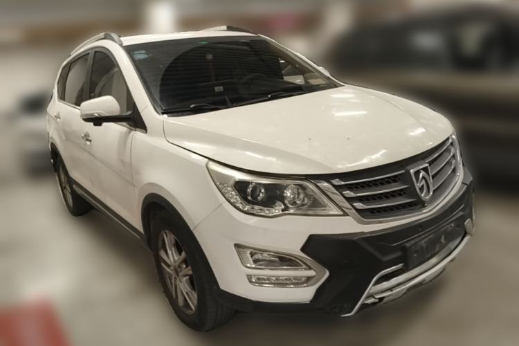 Used Baojun 560 2015 1.8L Manual Elite Edition Front Right 45 Deg