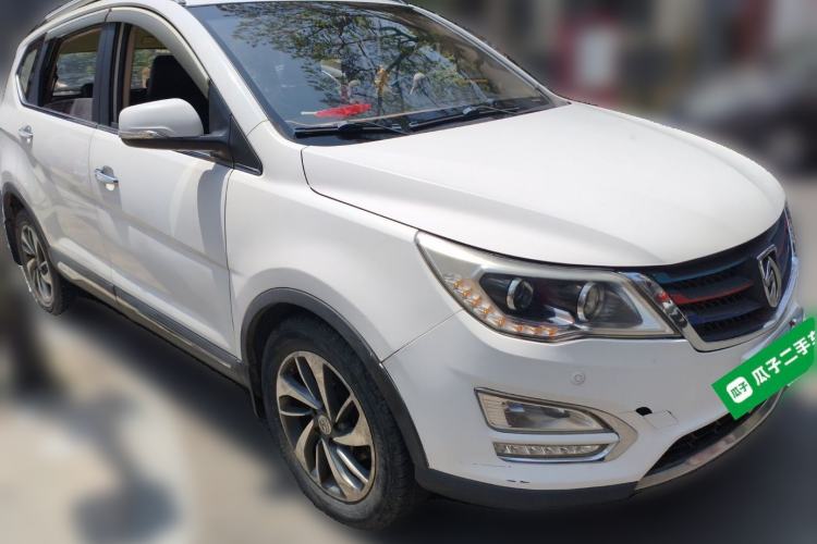 Used Baojun 560 2015 1.8L manual luxury version Front Right 45 Deg