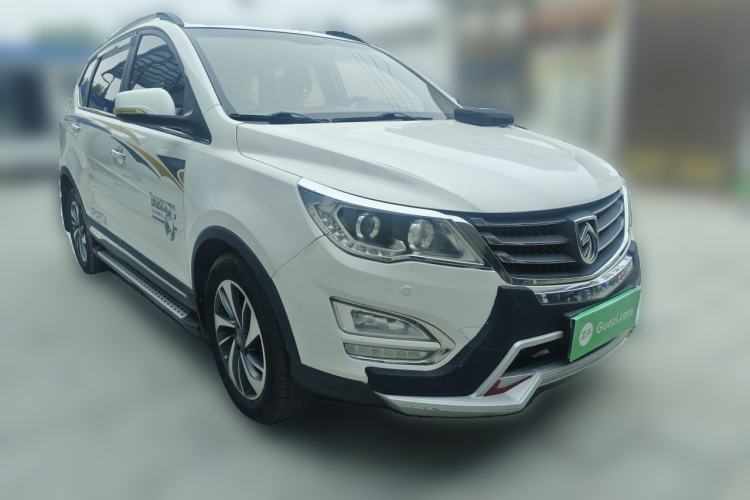 Used Baojun 560 2015 1.8L manual luxury version Front Right 45 Deg