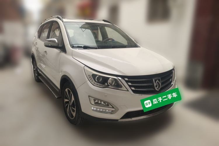 Used Baojun 560 2015 1.8L manual luxury version Front Right 45 Deg