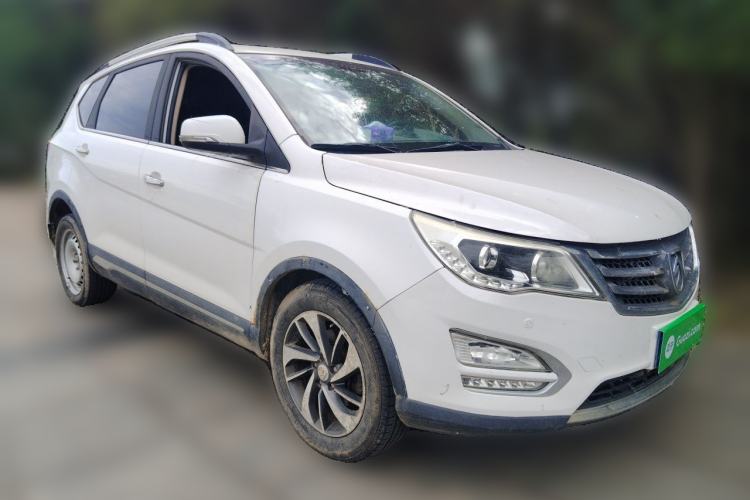 Used Baojun 560 2015 1.8L manual luxury version Front Right 45 Deg