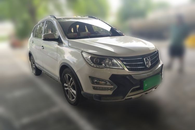 Used Baojun 560 2015 1.8L Manual Elite Edition Front Right 45 Deg