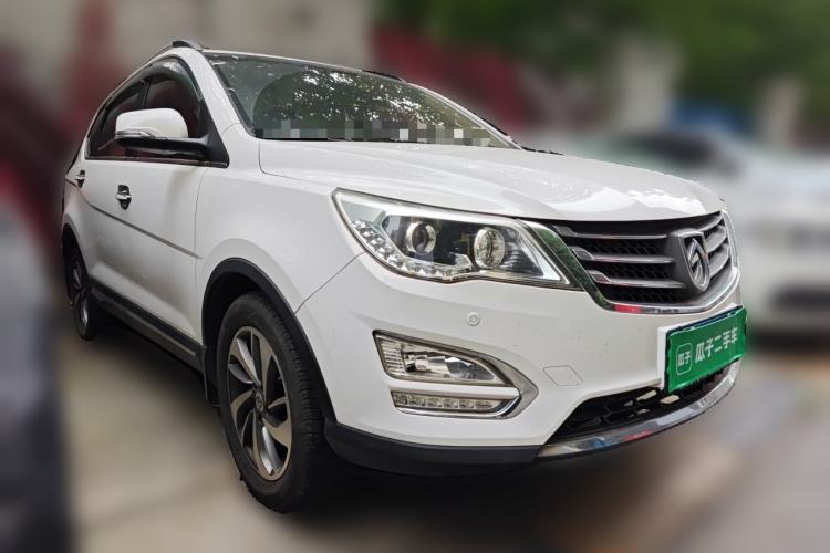 Used Baojun 560 2015 1.8L manual luxury version Front Right 45 Deg