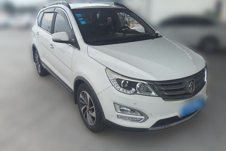 Used Baojun 560 2015 1.8L manual luxury version Front Right 45 Deg