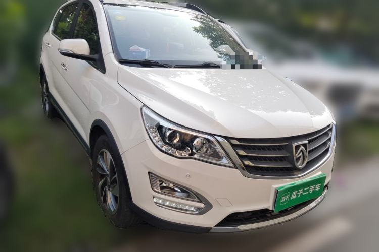 Used Baojun 560 2015 1.8L manual luxury version Front Right 45 Deg