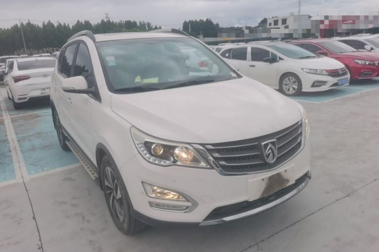 Used Baojun 560 2015 1.8L manual luxury version Front Right 45 Deg