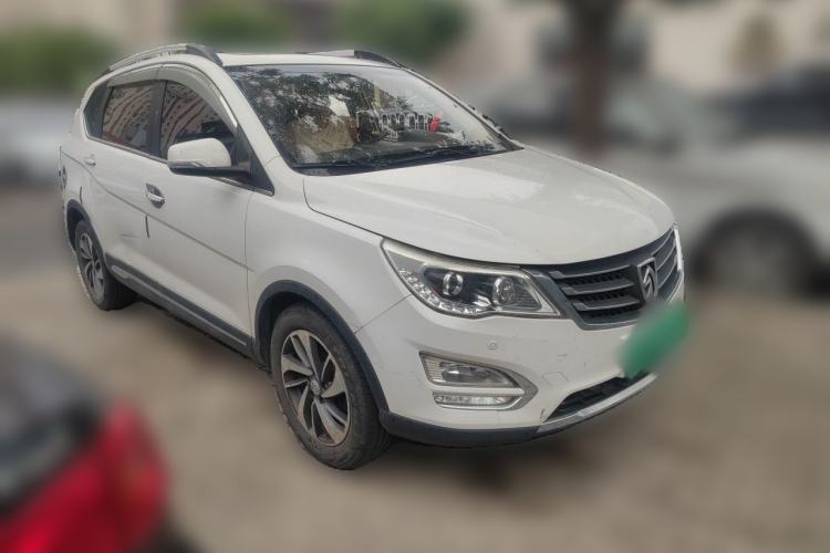 Used Baojun 560 2015 1.8L manual luxury version Front Right 45 Deg