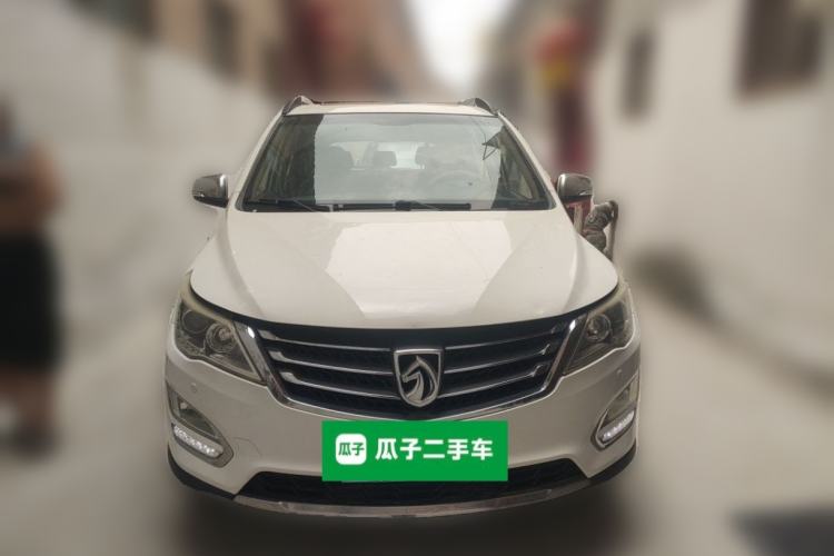 Used Baojun 560 2015 1.8L manual luxury version Front