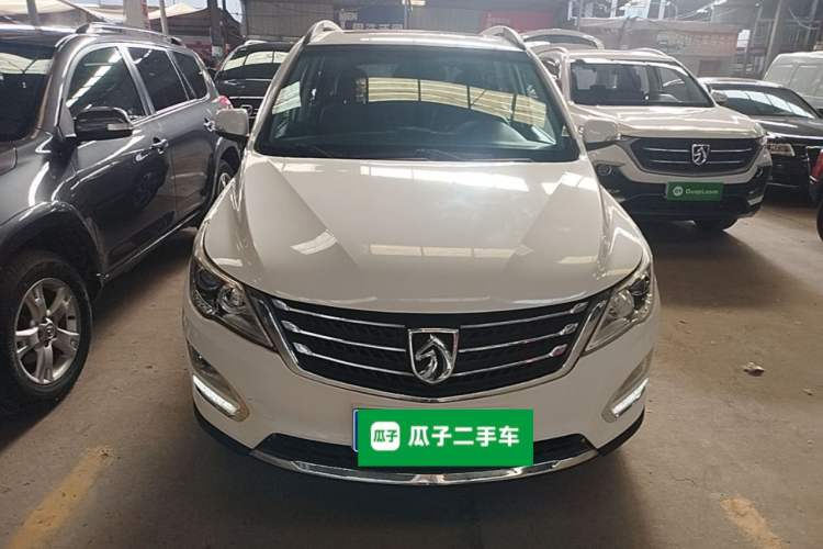 Used Baojun 560 2015 1.8L manual luxury version Front