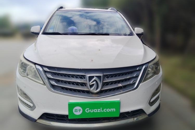 Used Baojun 560 2015 1.8L manual luxury version Front