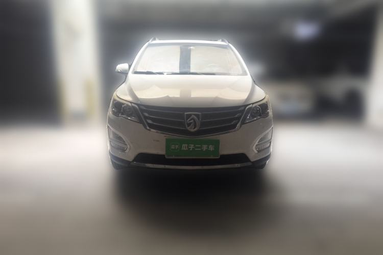 Used Baojun 560 2015 1.8L manual luxury version Front