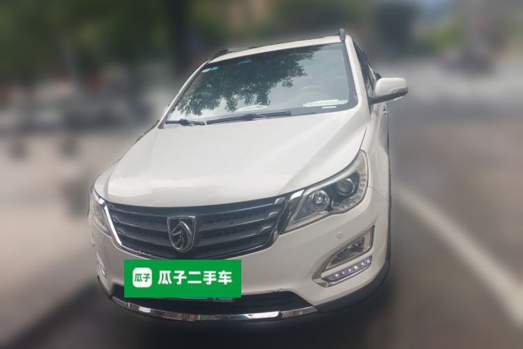 Used Baojun 560 2015 1.8L manual luxury version Front