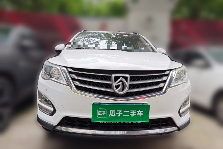Used Baojun 560 2015 1.8L manual luxury version Front