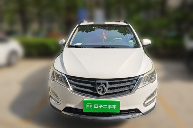 Used Baojun 560 2015 1.8L manual luxury version Front
