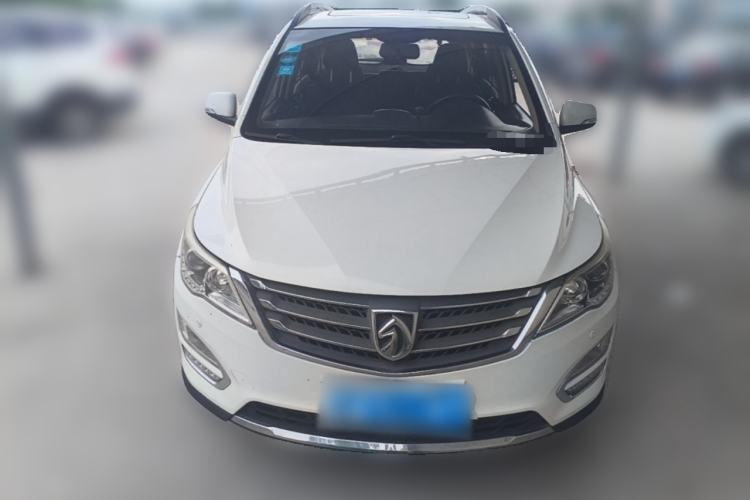 Used Baojun 560 2015 1.8L manual luxury version Front