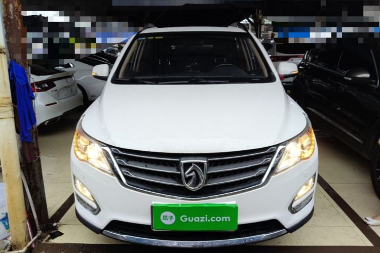 Used Baojun 560 2015 1.8L manual luxury version Front