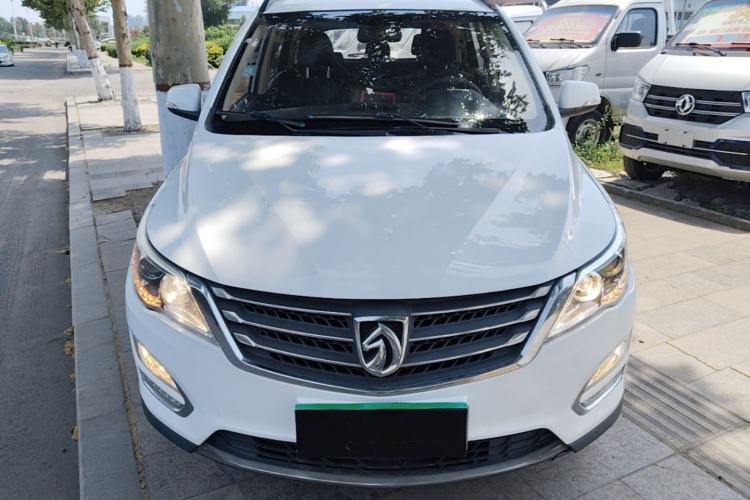 Used Baojun 560 2015 1.8L manual Comfort trim level Front