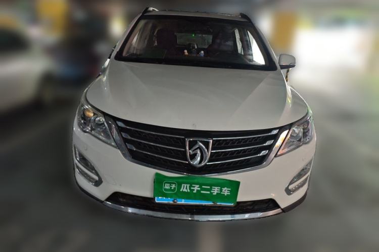 Used Baojun 560 2015 1.8L manual luxury version Front