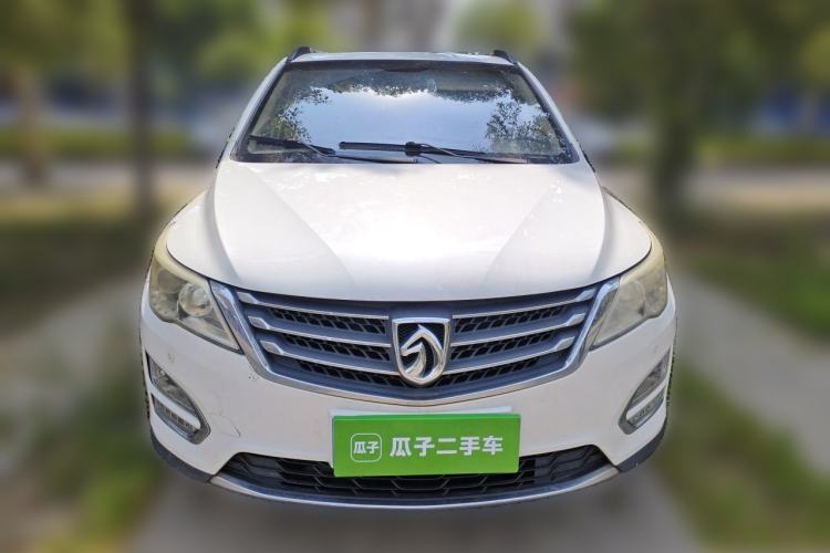 Used Baojun 560 2015 1.8L manual luxury version Front