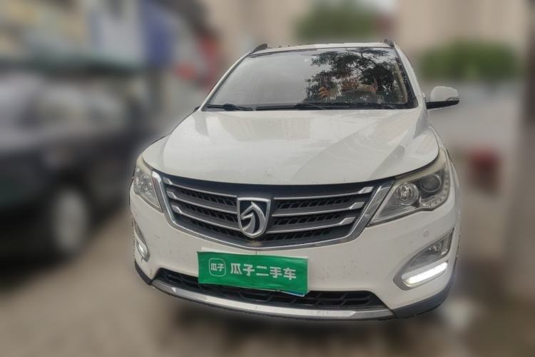 Used Baojun 560 2015 1.8L manual luxury version Front