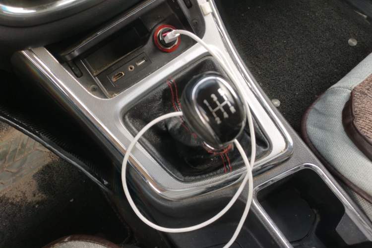 Used Baojun 560 2015 1.8L manual luxury version Gear Lever