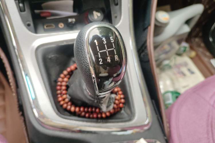 Used Baojun 560 2015 1.8L Manual Elite Edition Gear Lever