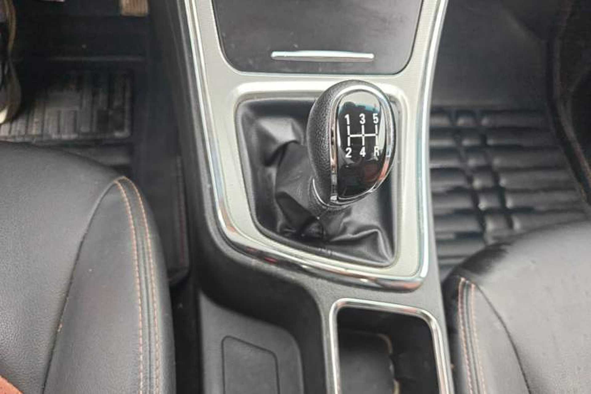 Used Baojun 560 2015 1.8L Manual Elite Edition Gear Lever