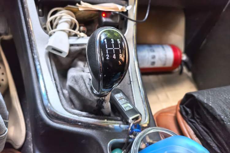 Used Baojun 560 2015 1.8L manual luxury version Gear Lever