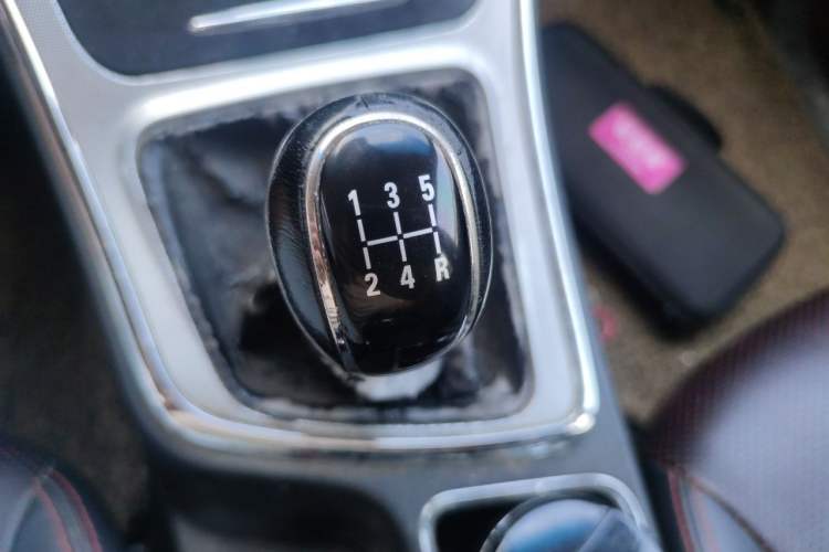 Used Baojun 560 2015 1.8L manual luxury version Gear Lever