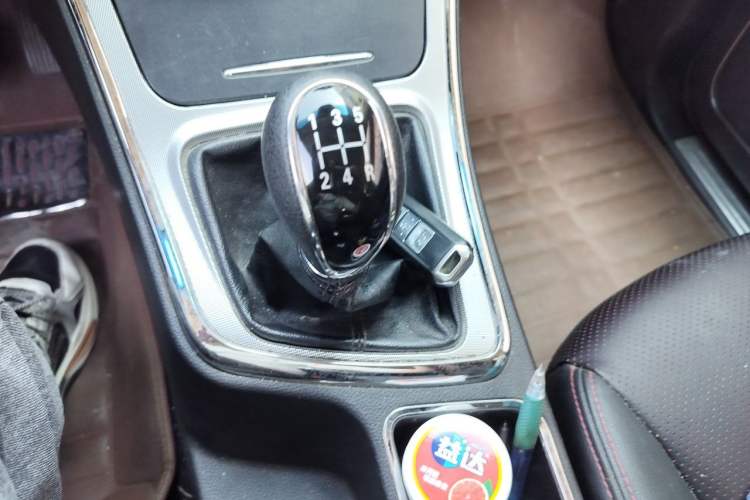 Used Baojun 560 2015 1.8L manual luxury version Gear Lever