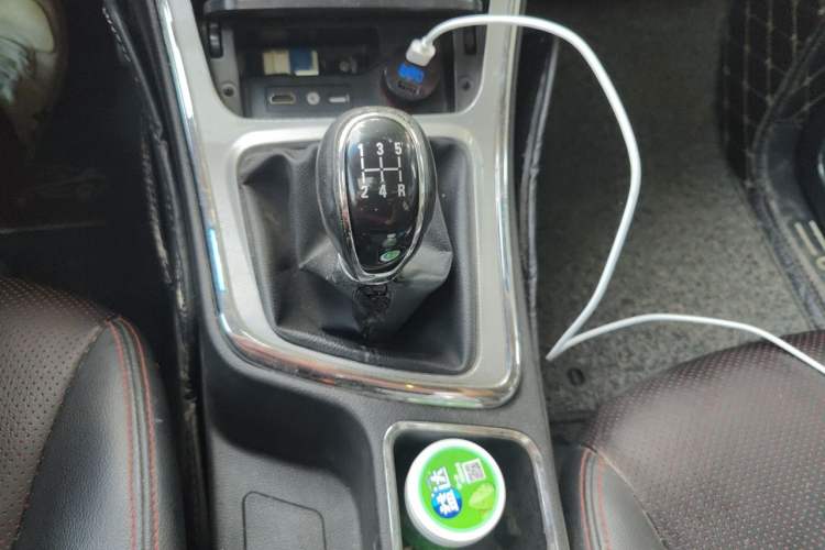 Used Baojun 560 2015 1.8L manual luxury version Gear Lever