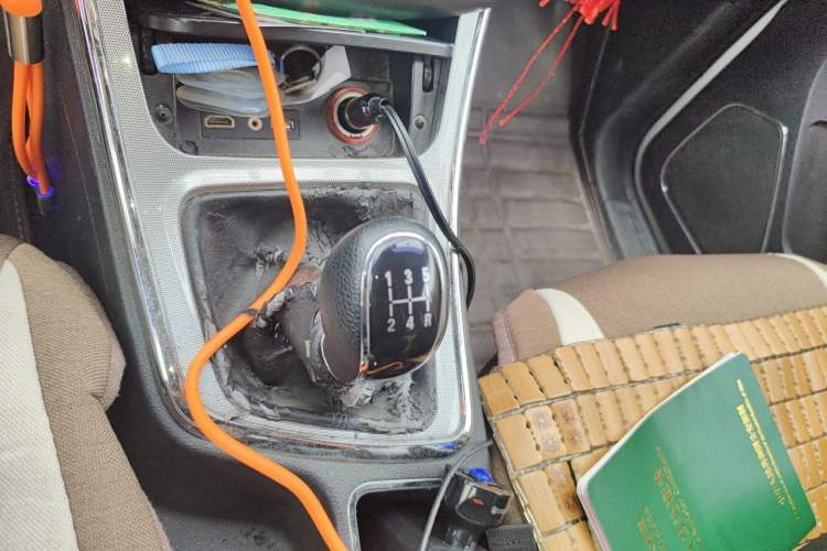 Used Baojun 560 2015 1.8L Manual Elite Edition Gear Lever